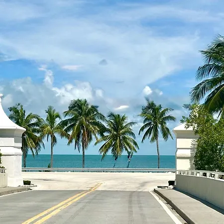 Seas The Keys Getaway Villa